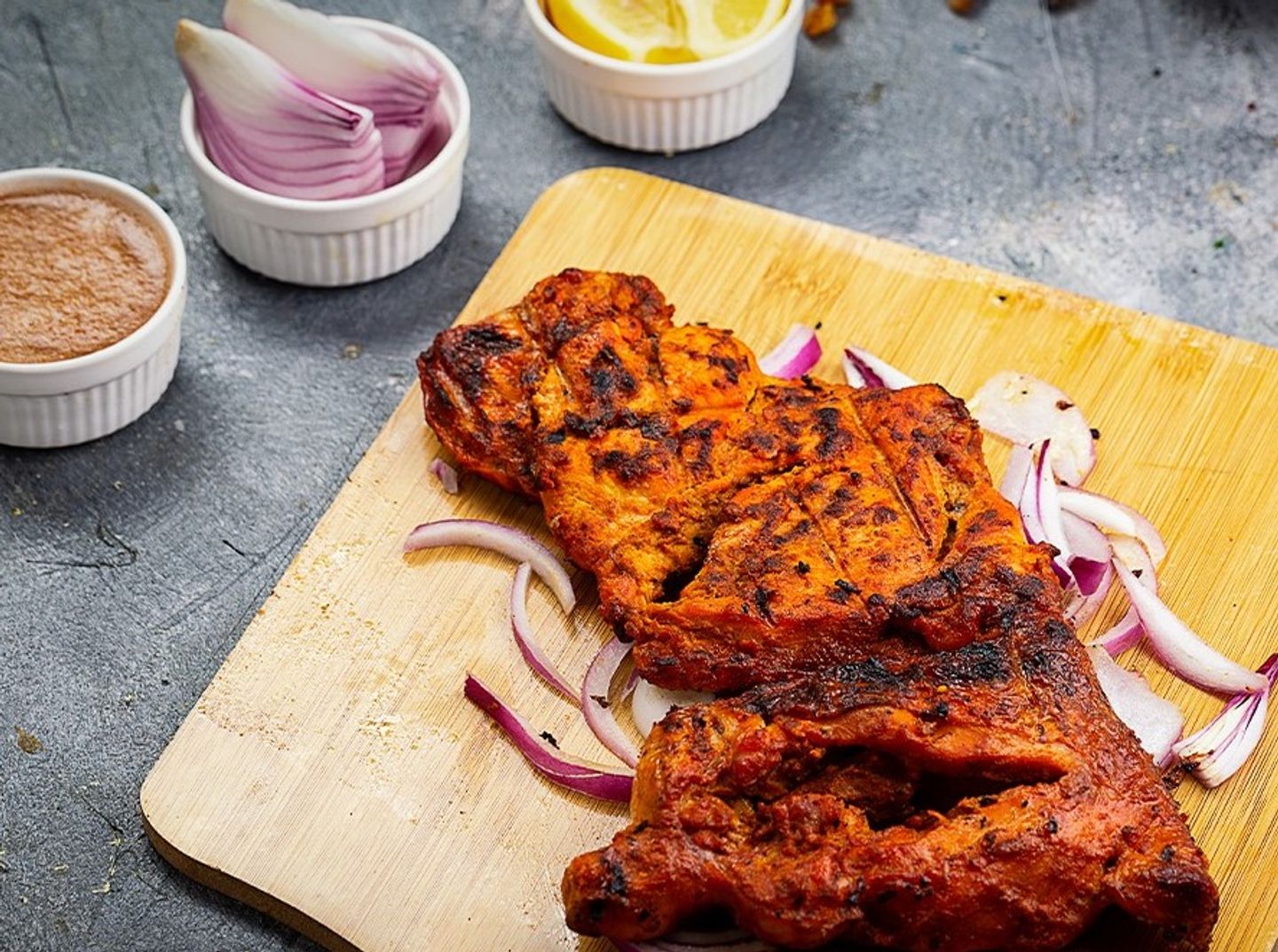 نص دجاج فحم ساده
