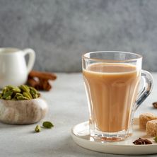شاي مع الحليب