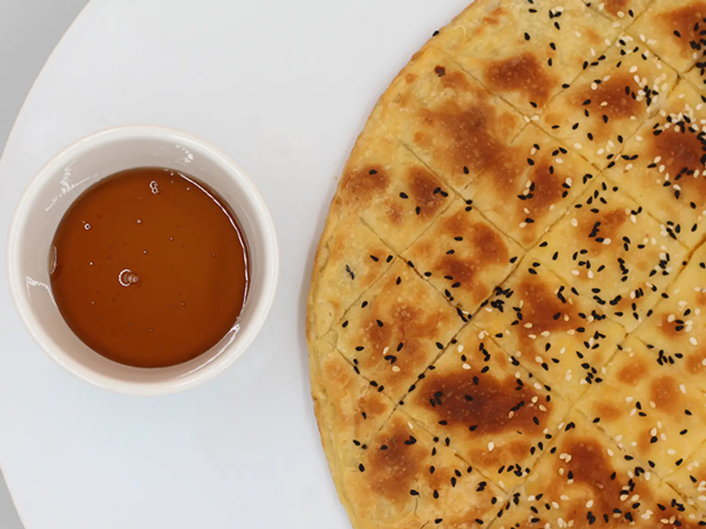 بنت الصحن بالجبنة الشيدر