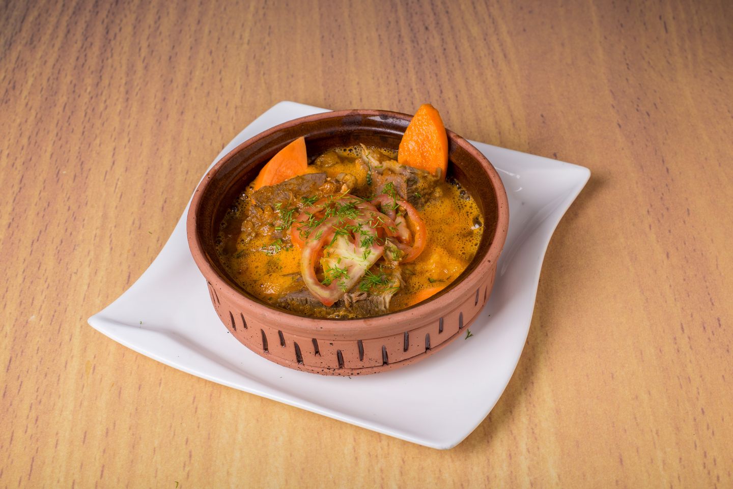 طاجن لحم بالخضار وأرز