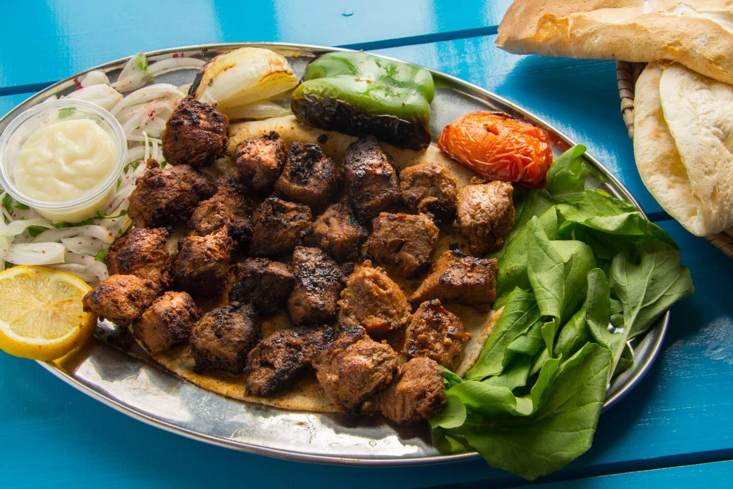مشكل بحريني