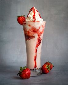 ميلك شيك فراوله  16 اونص