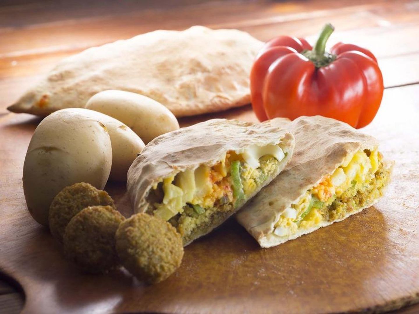 فطيرة فلافل بالجبنة