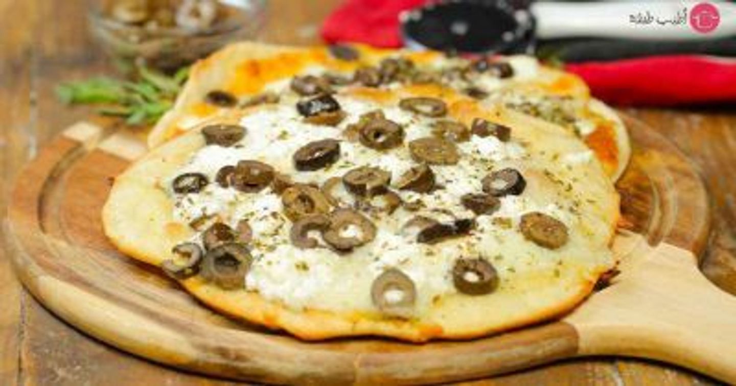 فطيرة لبنة بالزيتون
