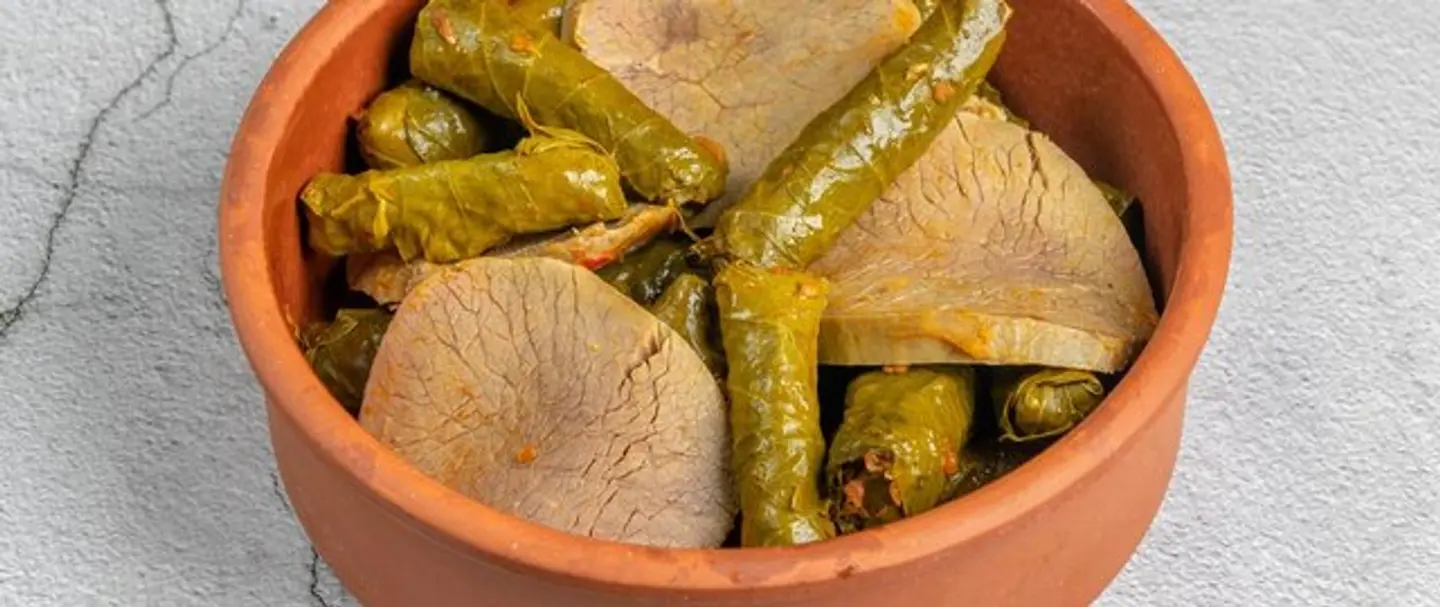 طاجن ورق عنب باللحمه