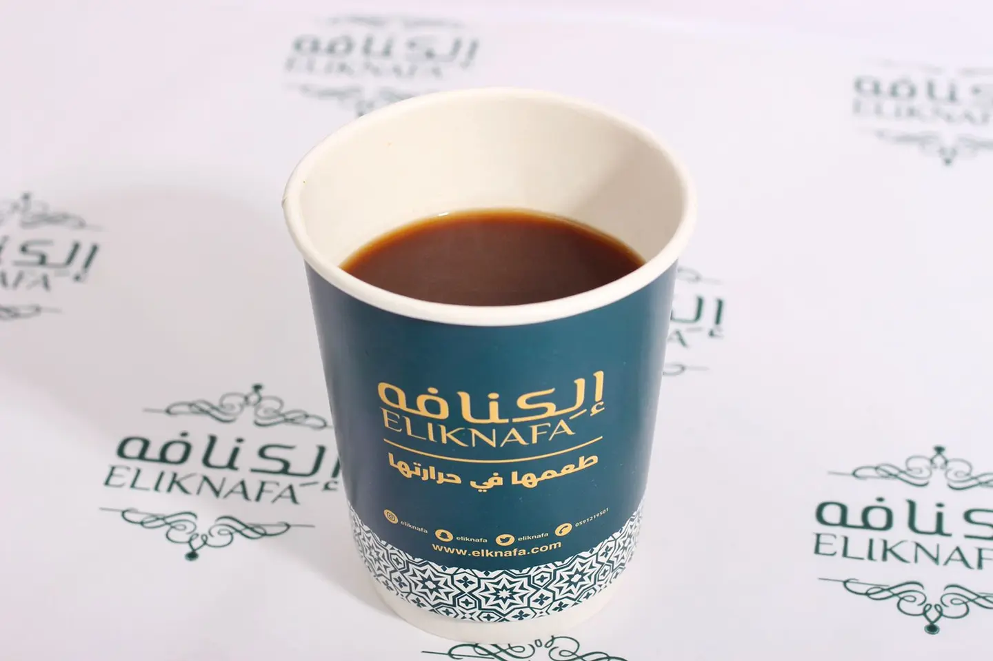 كوب قهوة سوداء