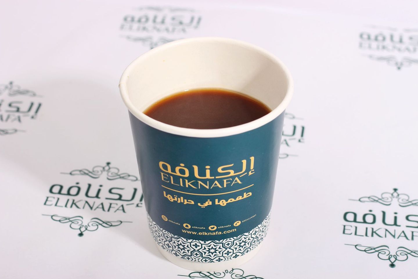 كوب قهوة سوداء