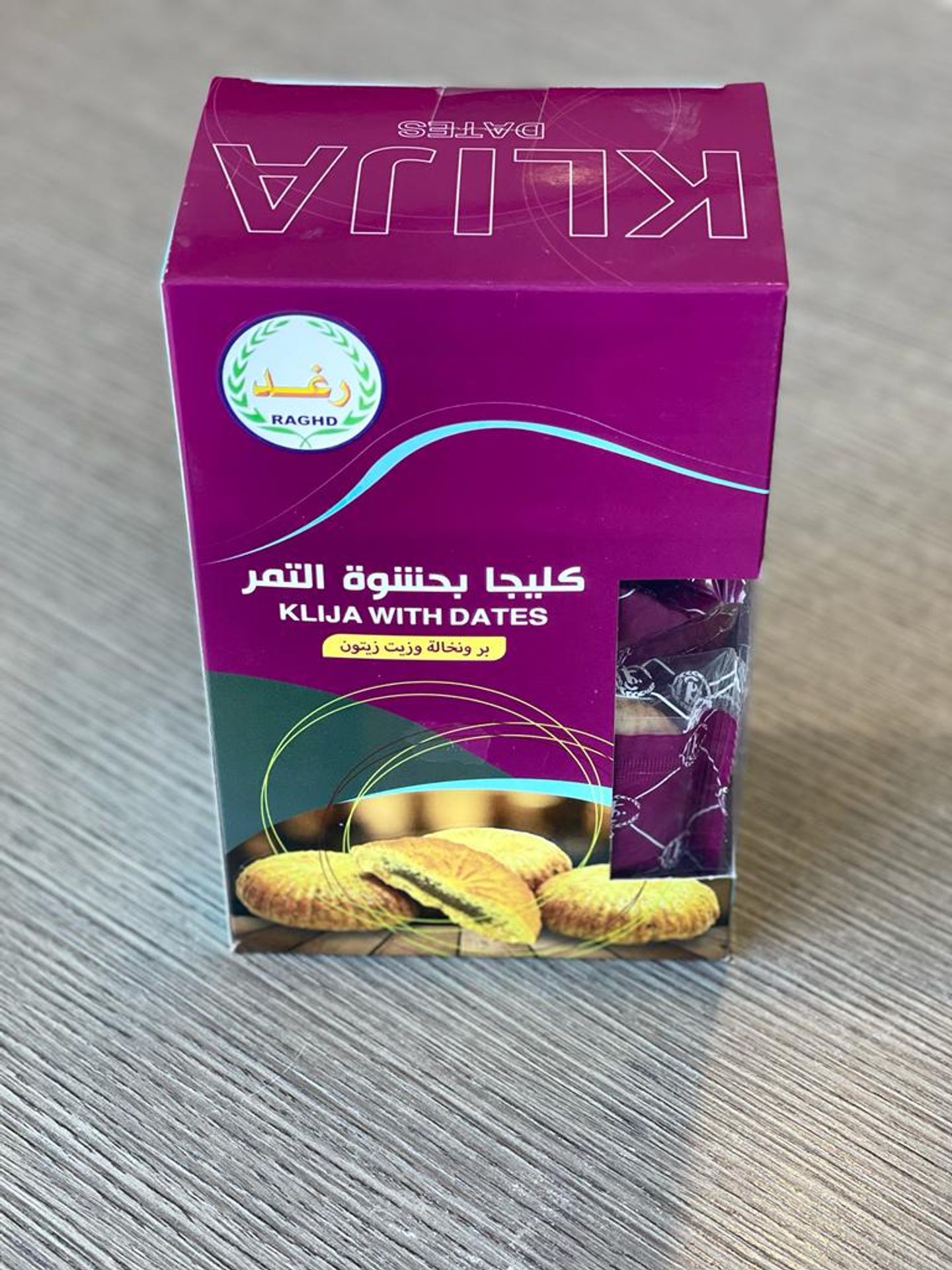 كليجا بحشوة التمر كرتون
