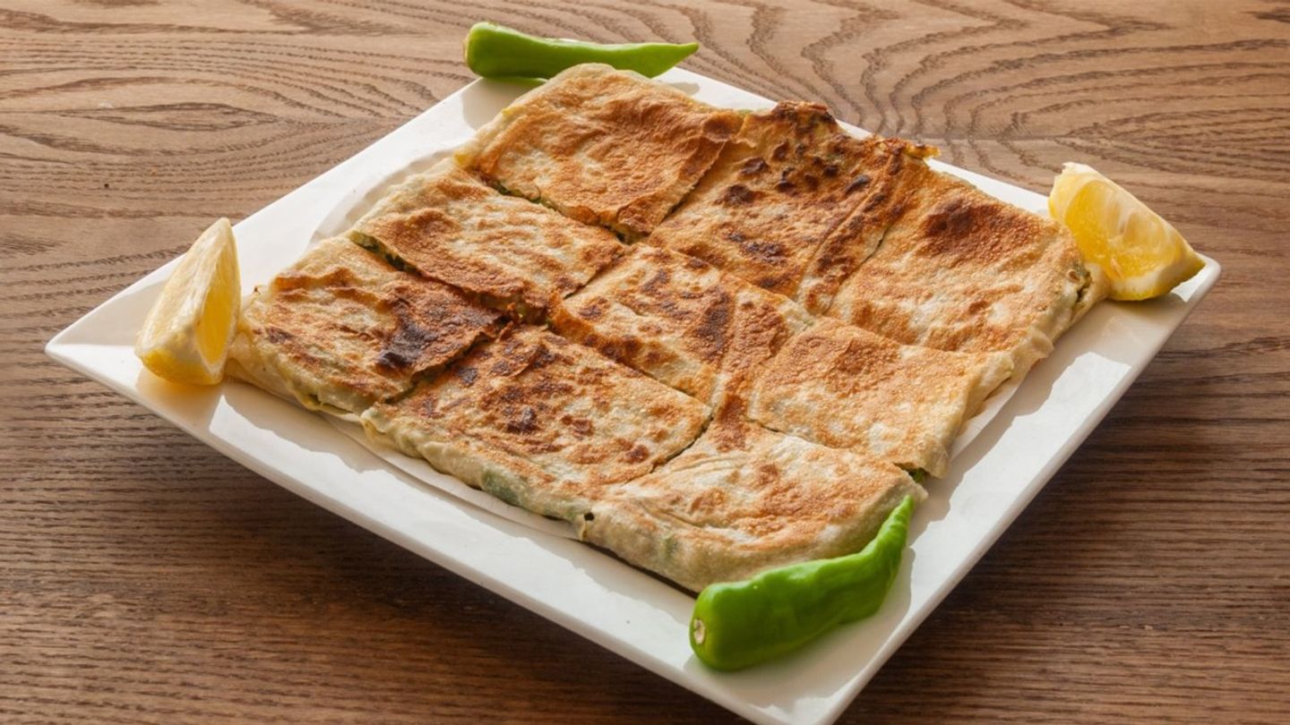 مطبق جبن شيدر و لحم