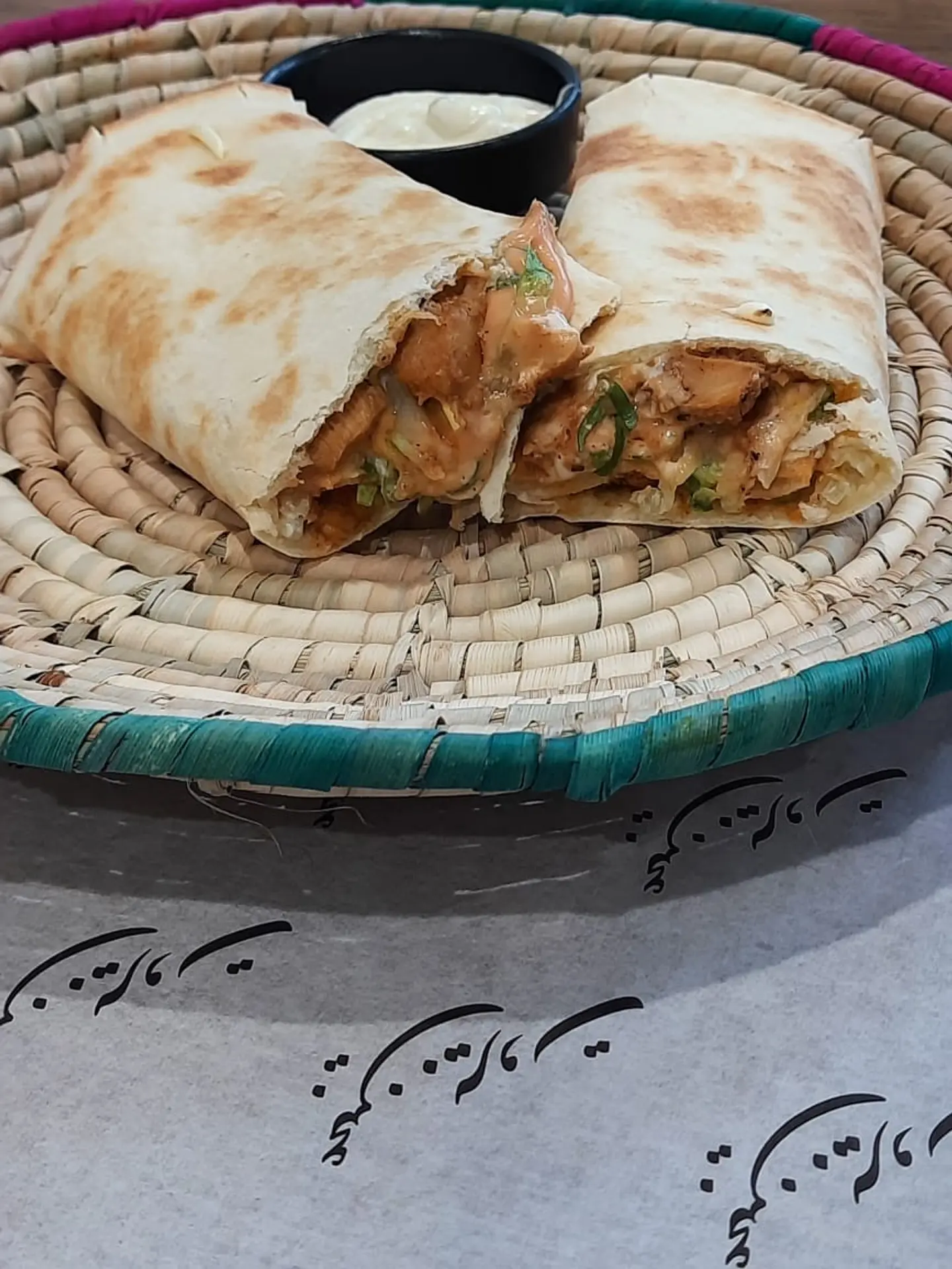 شيش طاووق على عجين