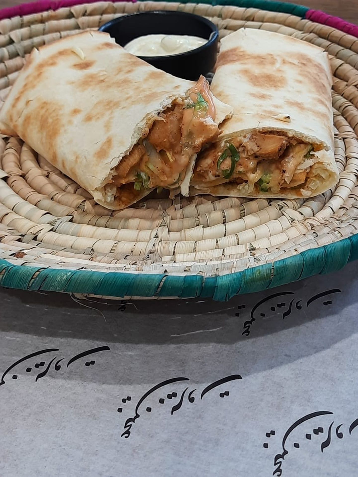شيش طاووق على عجين