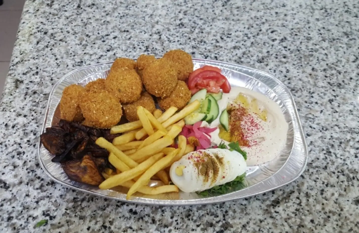 صحن فلافل مشكل صغير