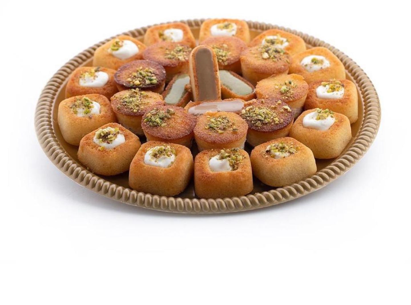 بسبوسة بالقشطة