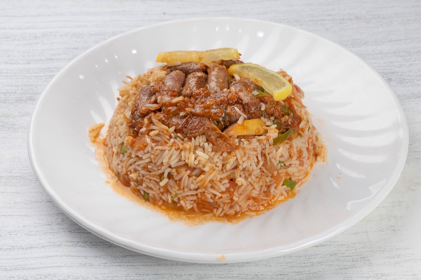 أرز بالسجق البلدي على الصاج