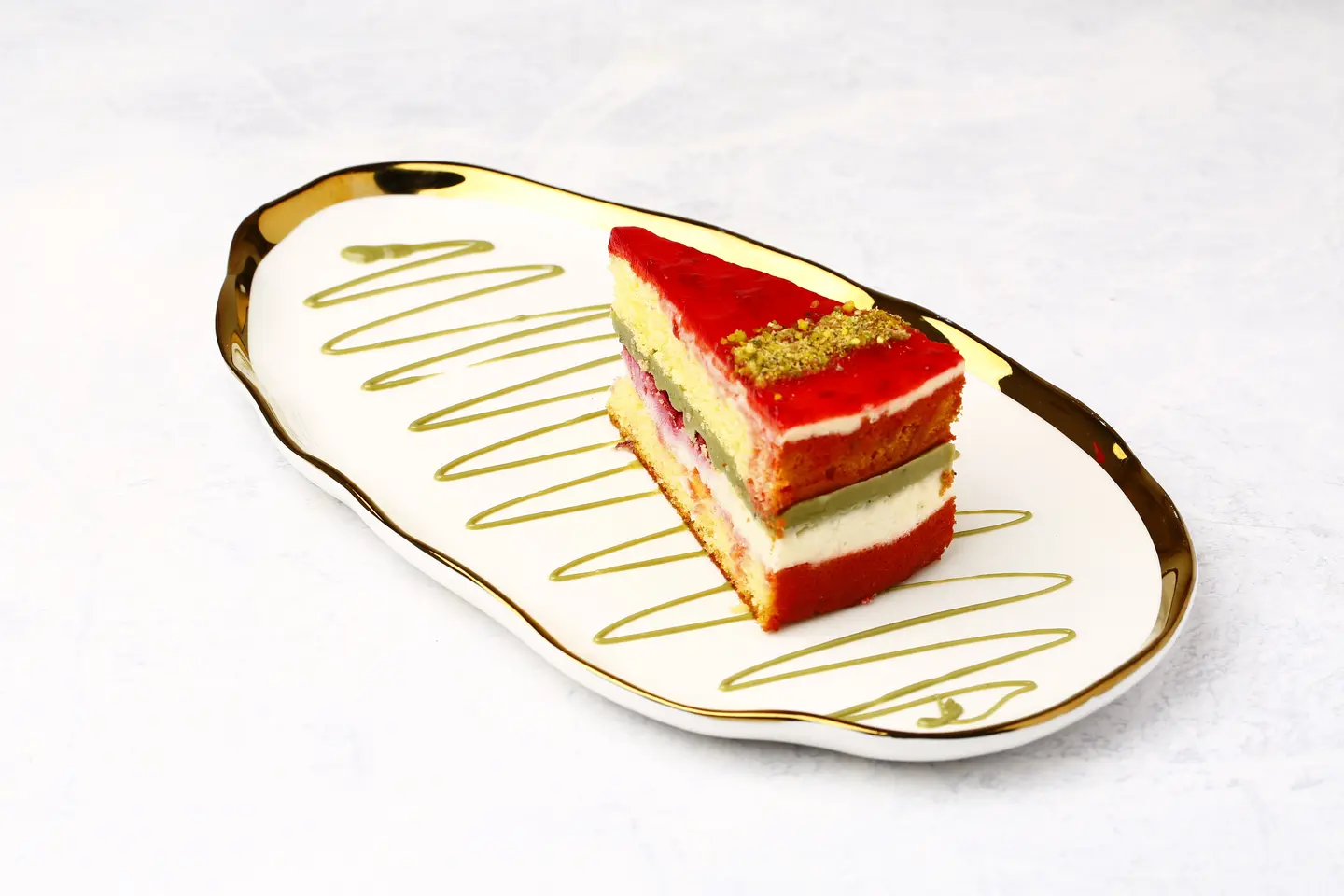 Raspberry And Pistachio Cake