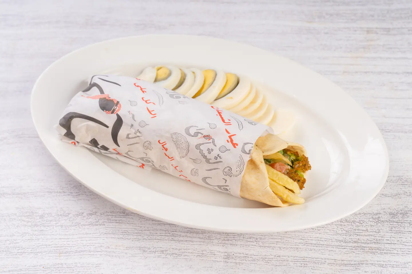 ساندويش فلافل النشامى مشكل مع البيض