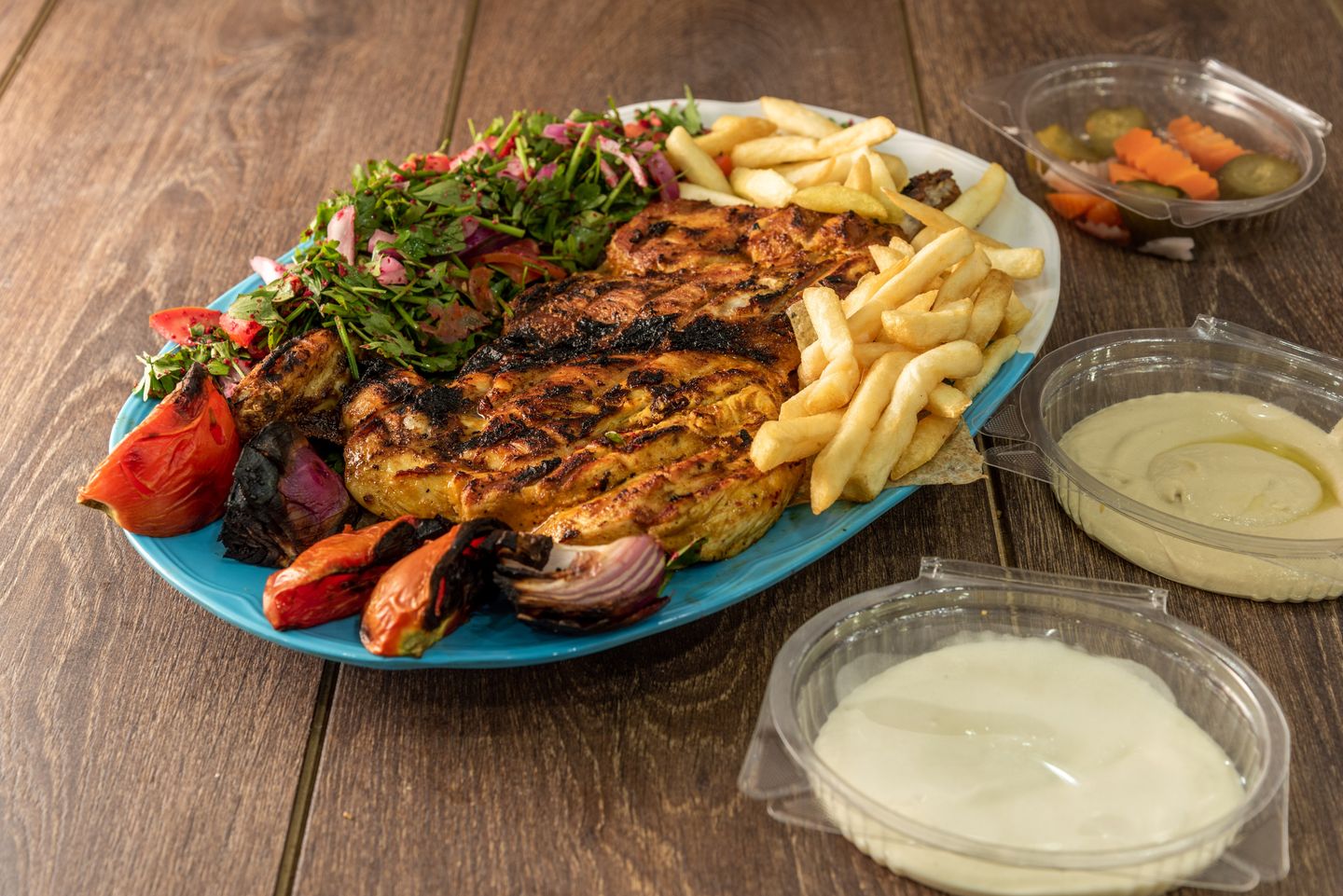 نص حبه دجاج على الفحم