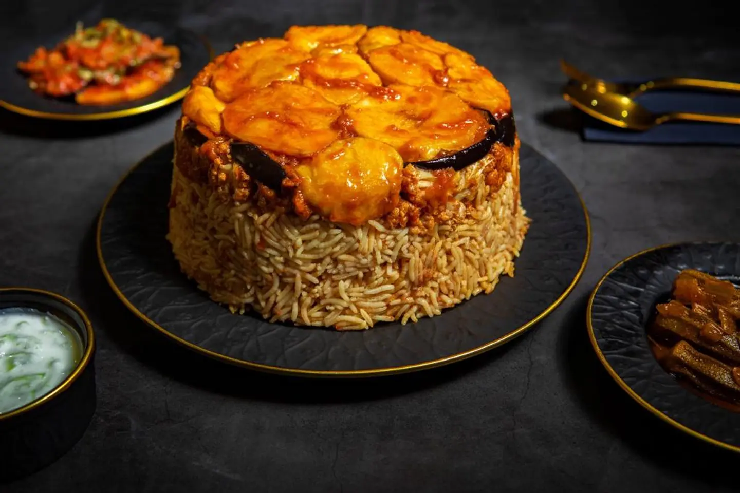 مقلوبة رز احمر - مقلوبة دجاج