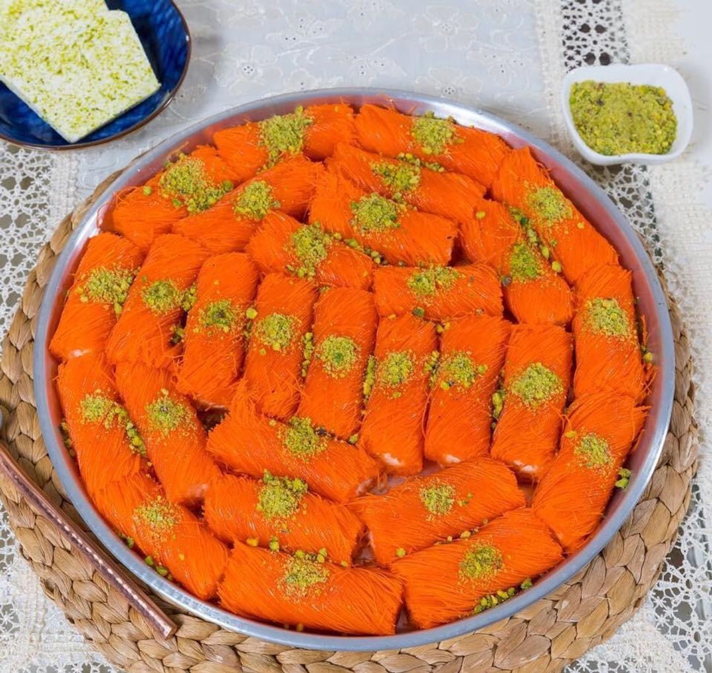 هلا مبرومة بالقشطة - صغير