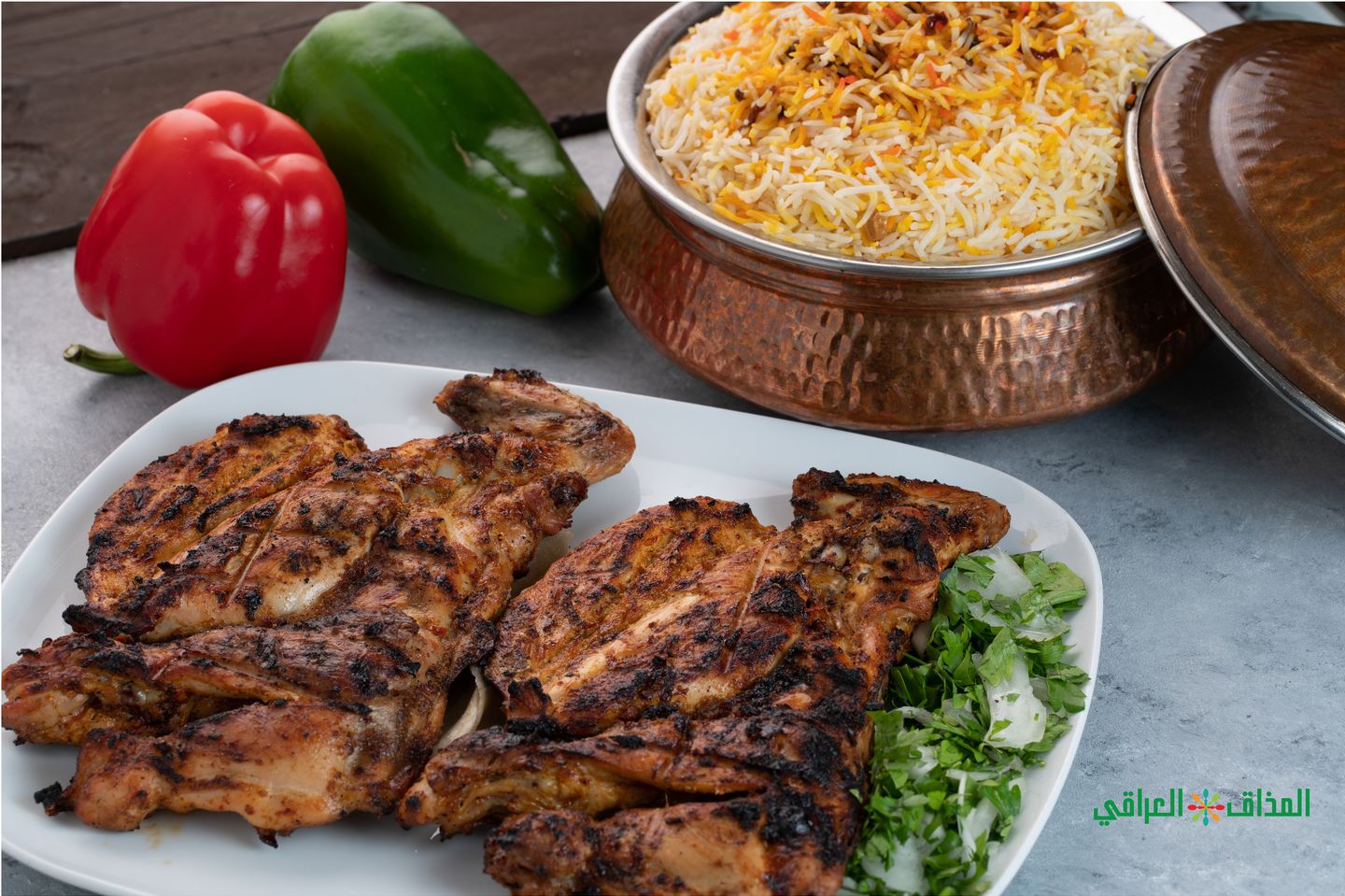 دجاج على الفحم مع الأرز - نص دجاجة