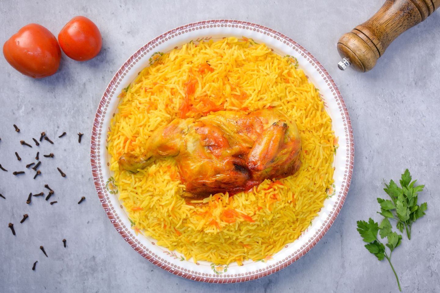 دجاج مندي حضرمي - نصف دجاجة مع رز مندي حضرمي