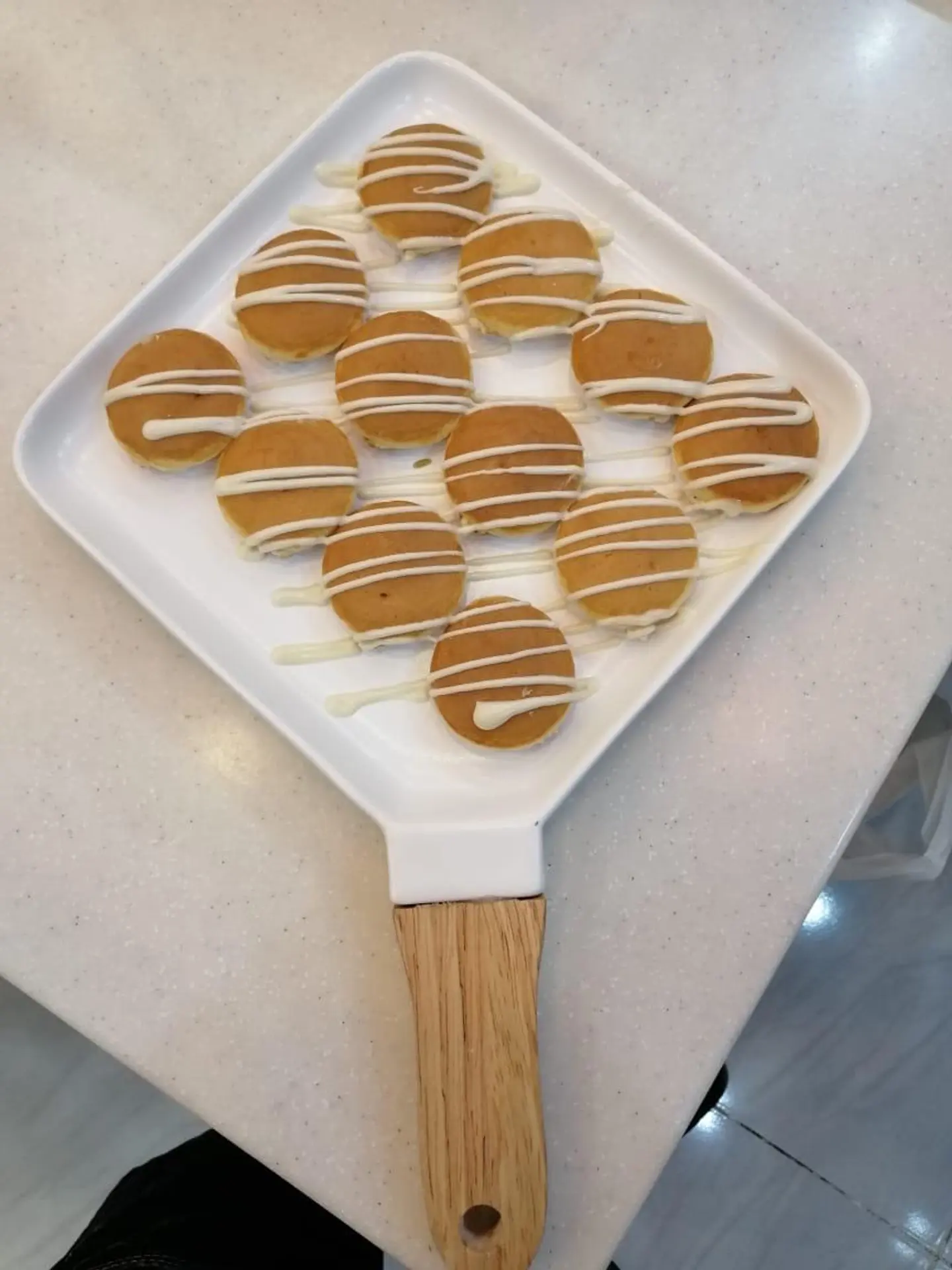 ميني بان كيك بالشوكولاتة البيضاء - وسط