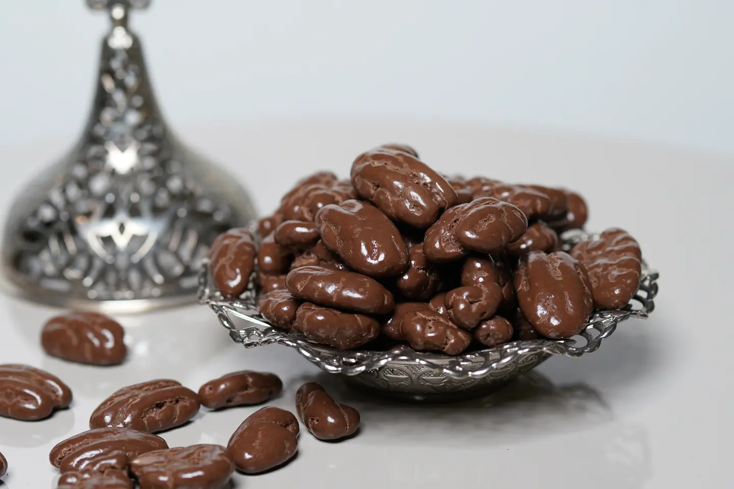 Pecan Nuts With Chocolate And Milk - 200 G