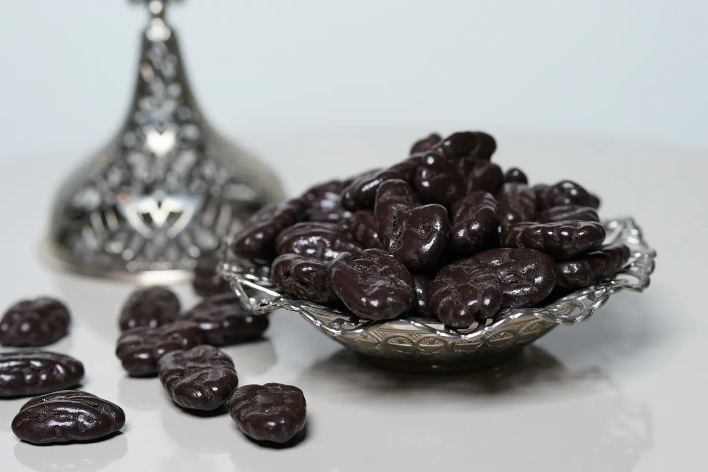 Dark Walnut Chocolate - 200 G
