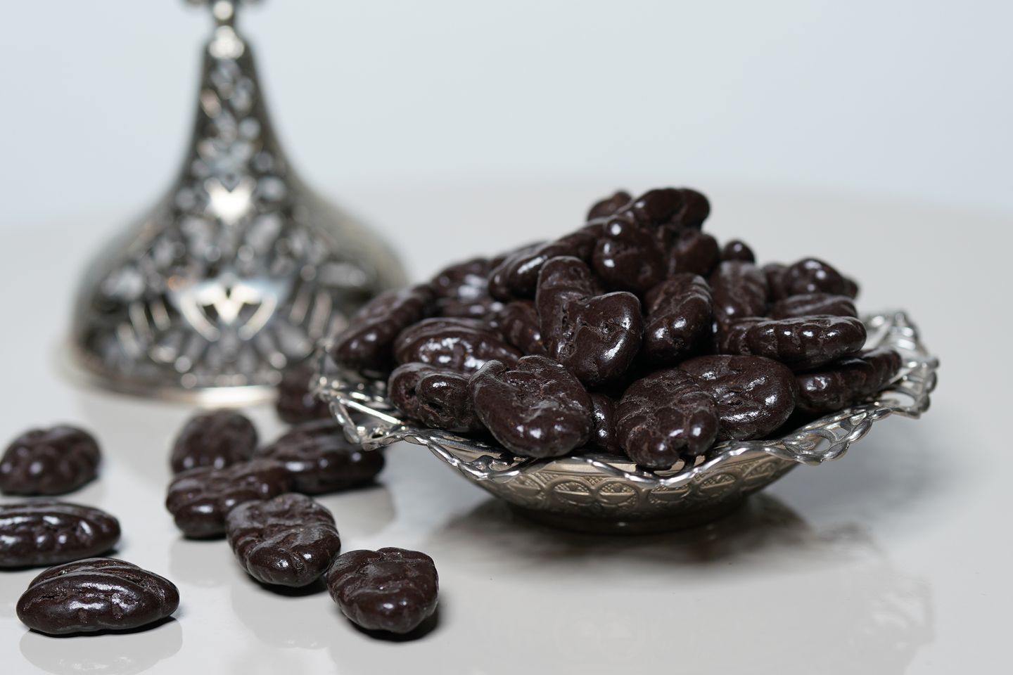 Dark Walnut Chocolate - 200 G