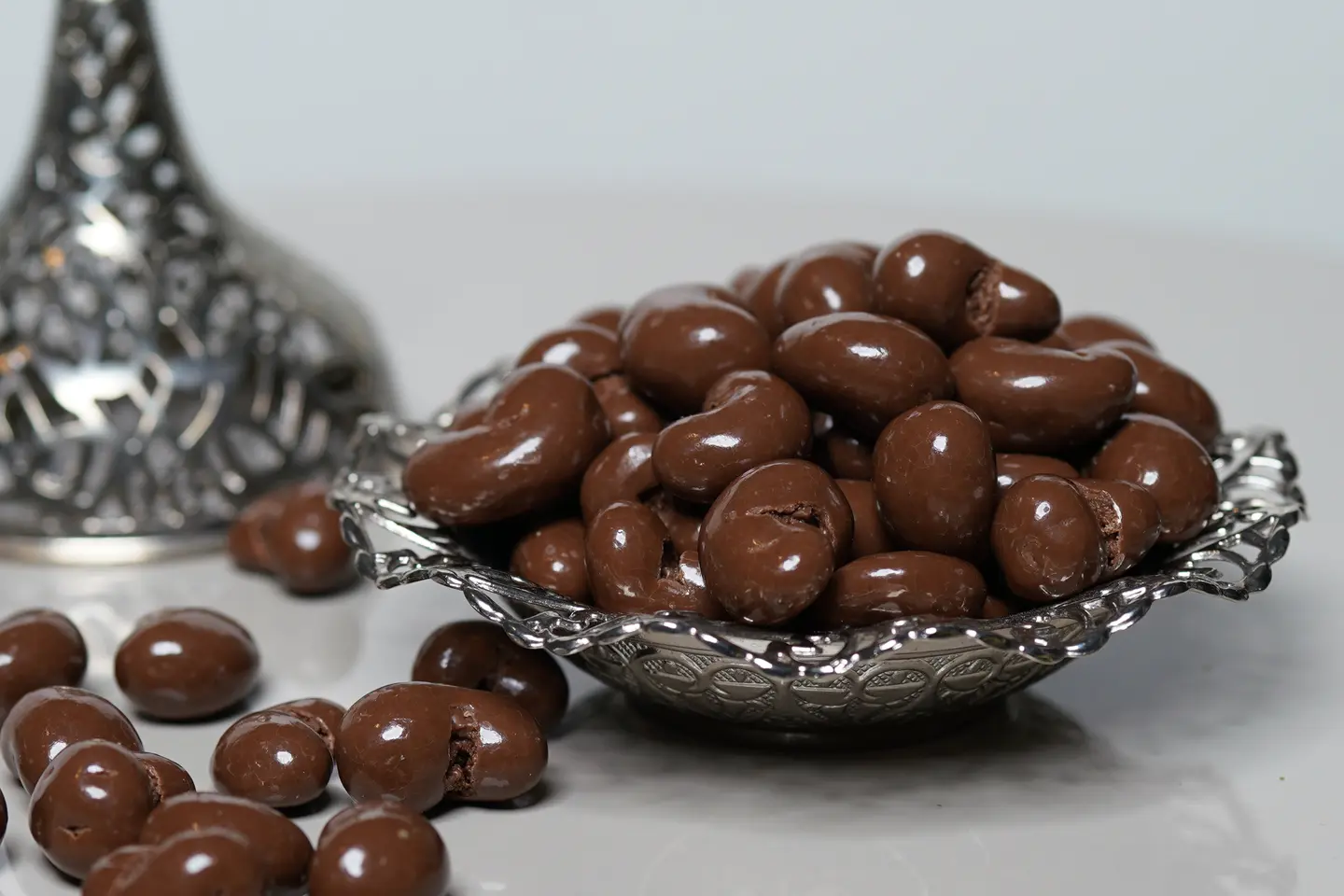 Coated Chocolate And Milk - 200 G