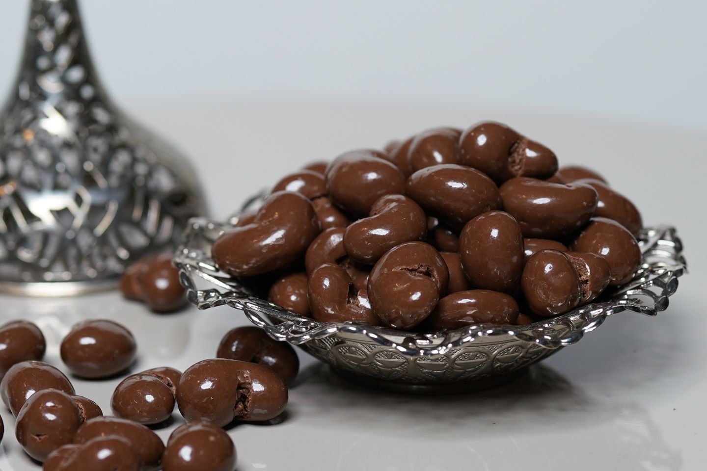 Coated Chocolate And Milk - 200 G