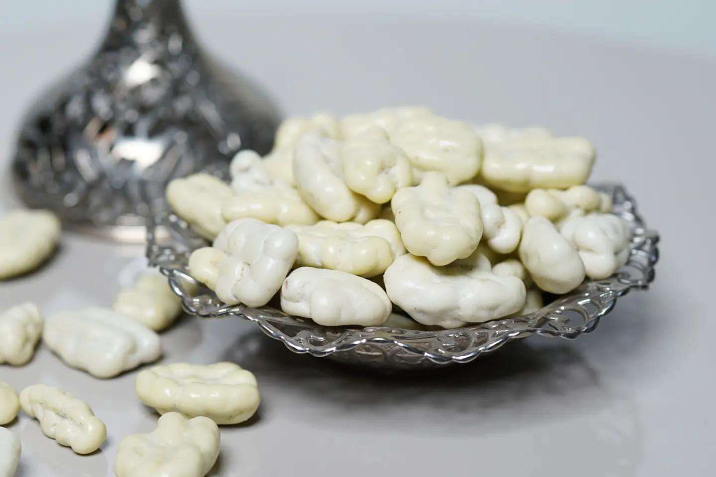 Pecan Nuts In White Chocolate - 200 G