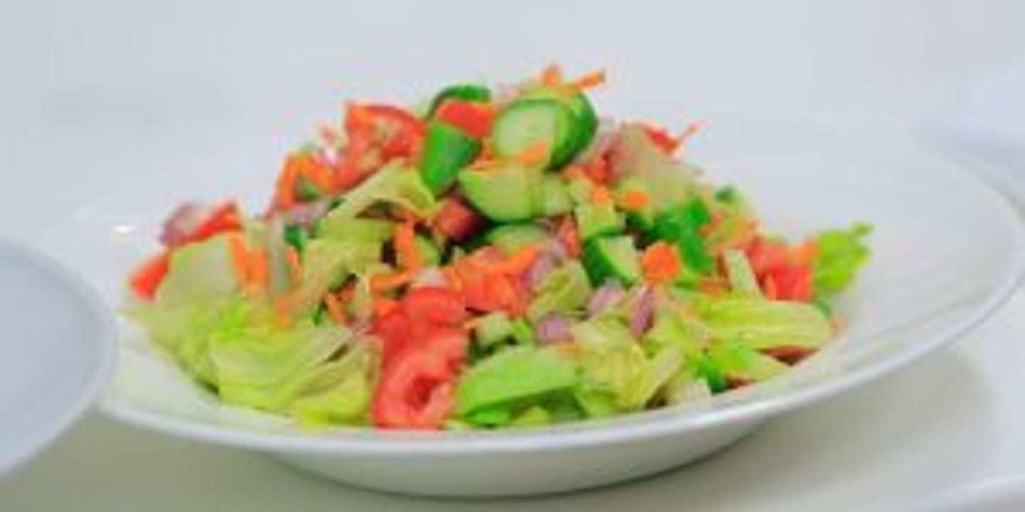 طبق سلطة خضرا - كبير