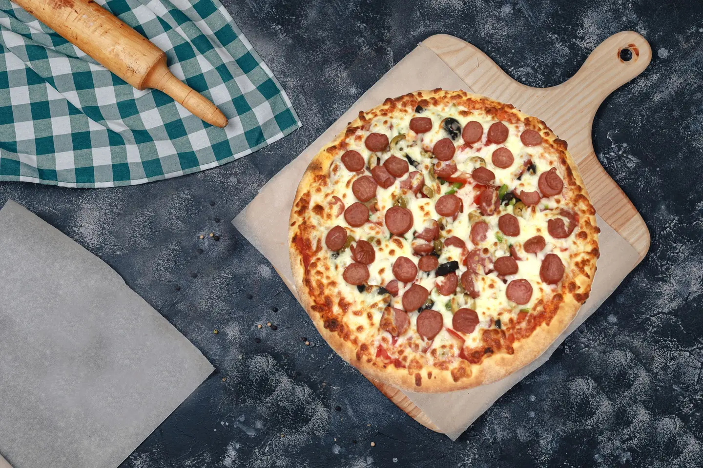 Chickens Hot Dog Pizza - Small