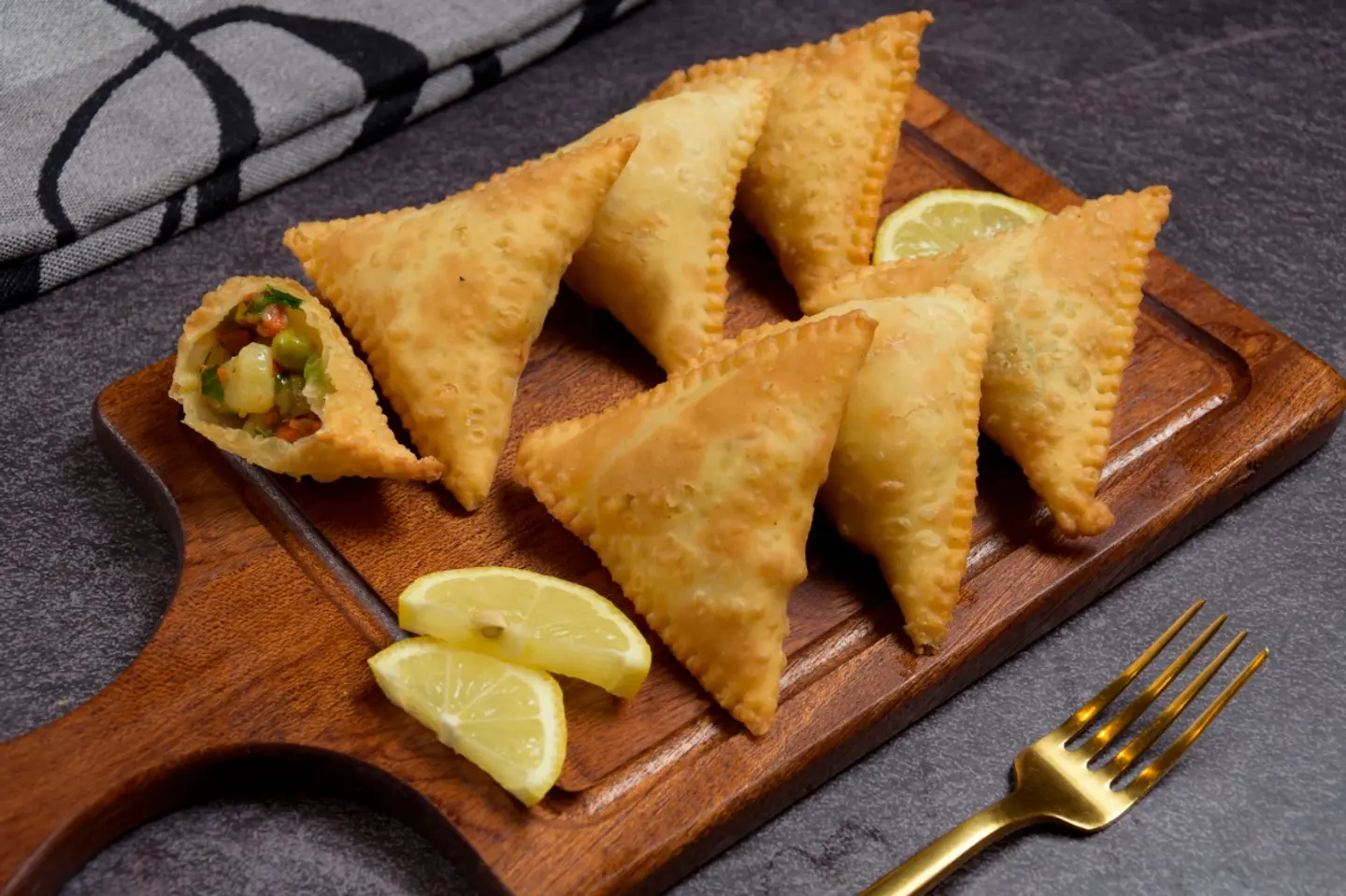 Puff Vegetables - 50pieces