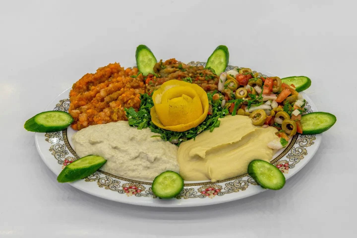 صحن سرفيس سلطة مشكل  - وسط