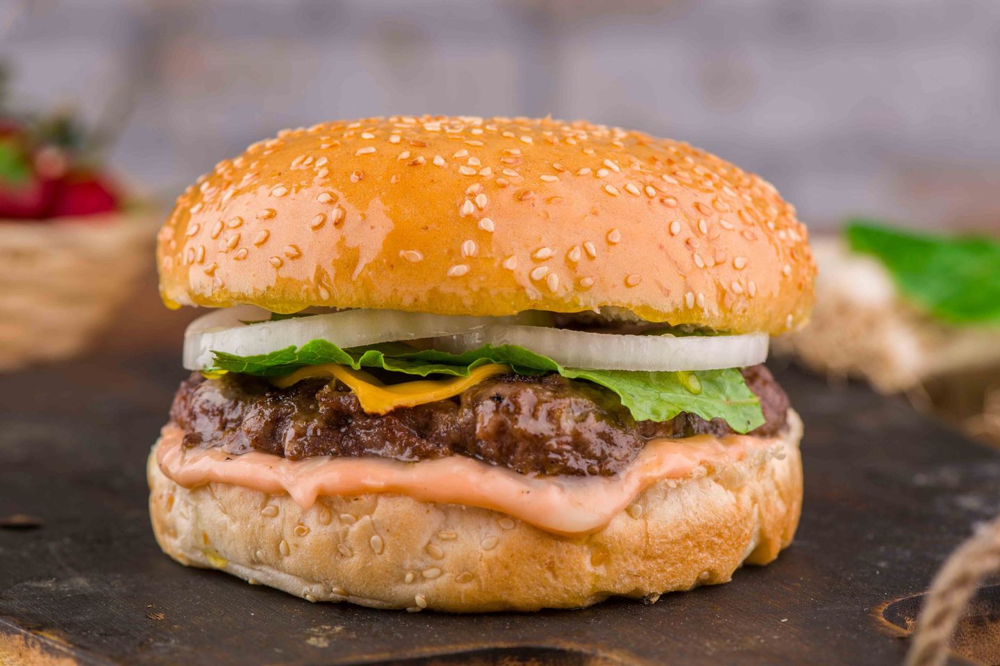 Deluxe Beef Burger With Cheese - Sandwich