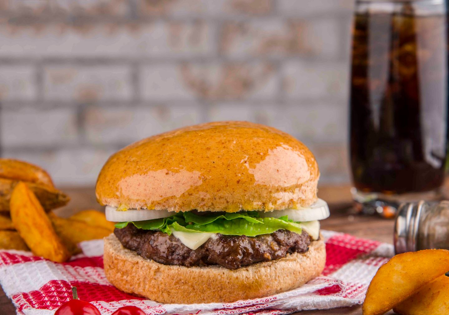 Diet Beef Burger With Cheese - Sandwich