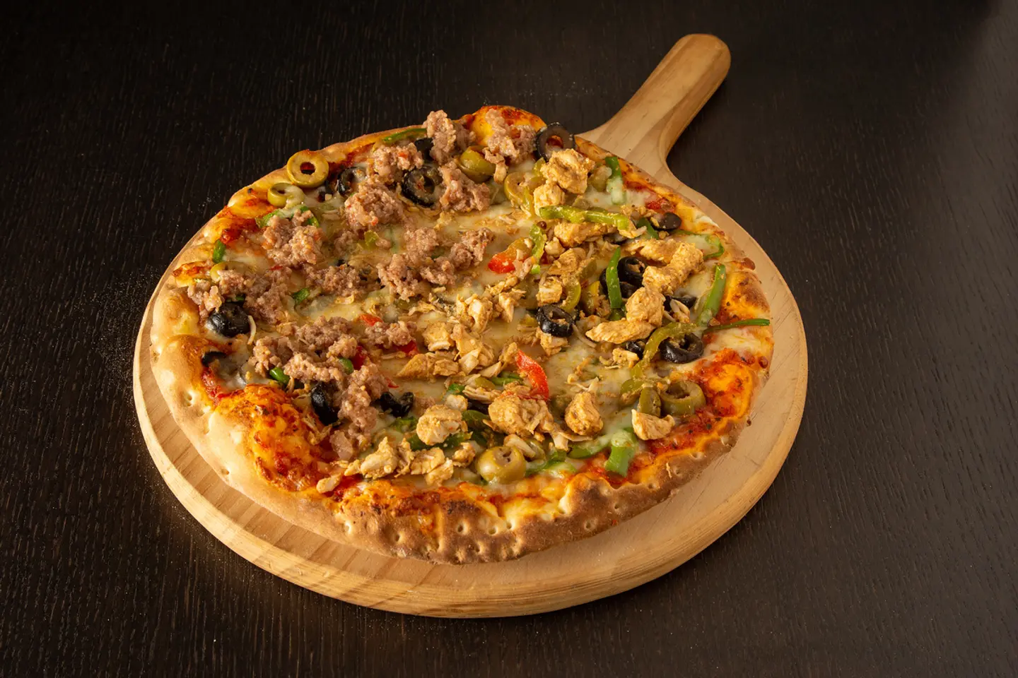 Mixed Pizza   Chicken And Meat - Medium