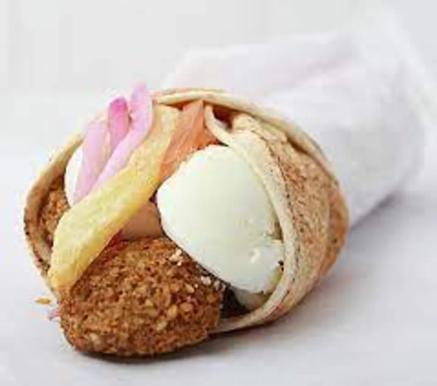 Mixed Falafel Wit Eggs - Sandwich
