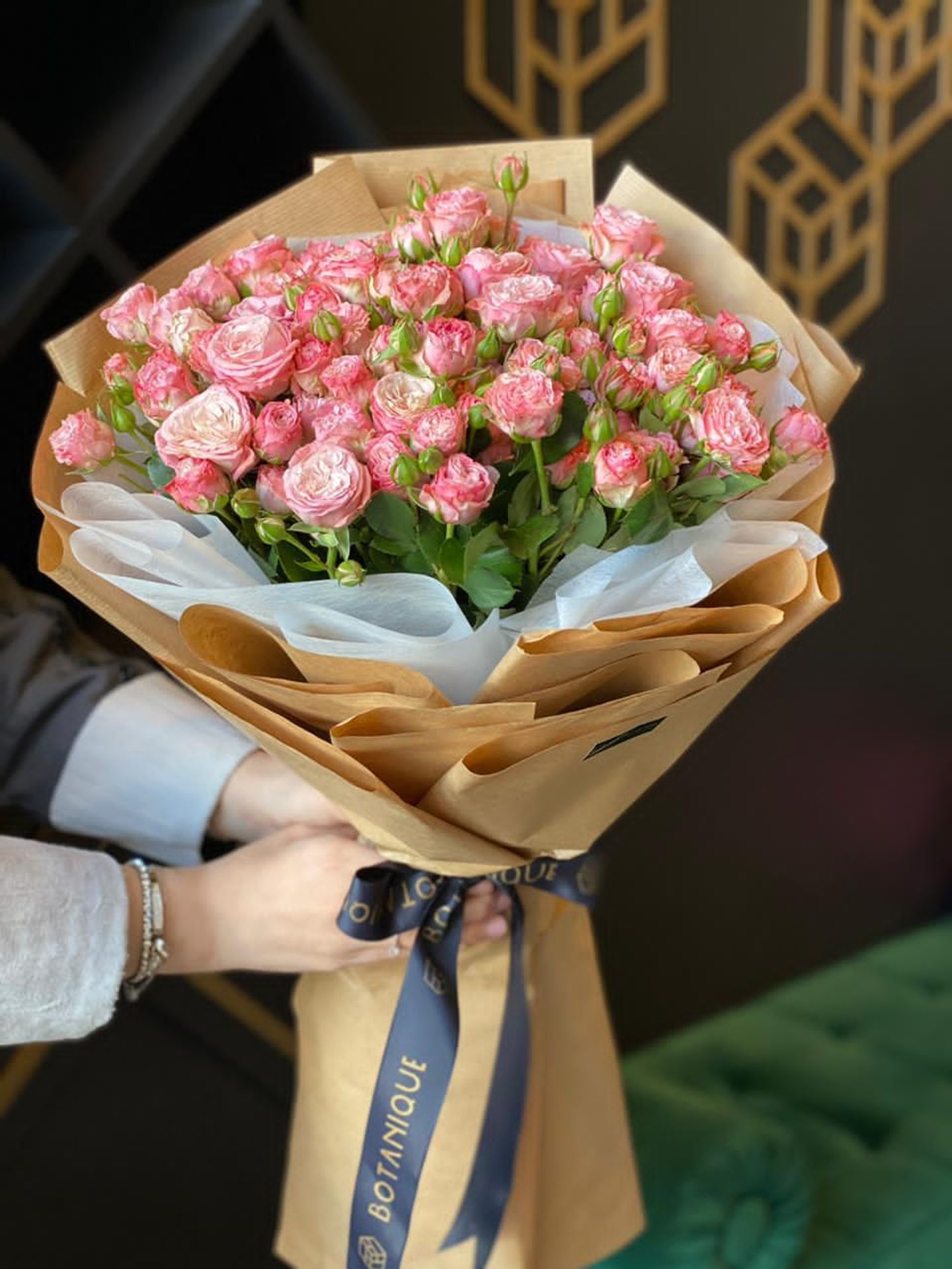 الباقة الأنيقة - الوسط