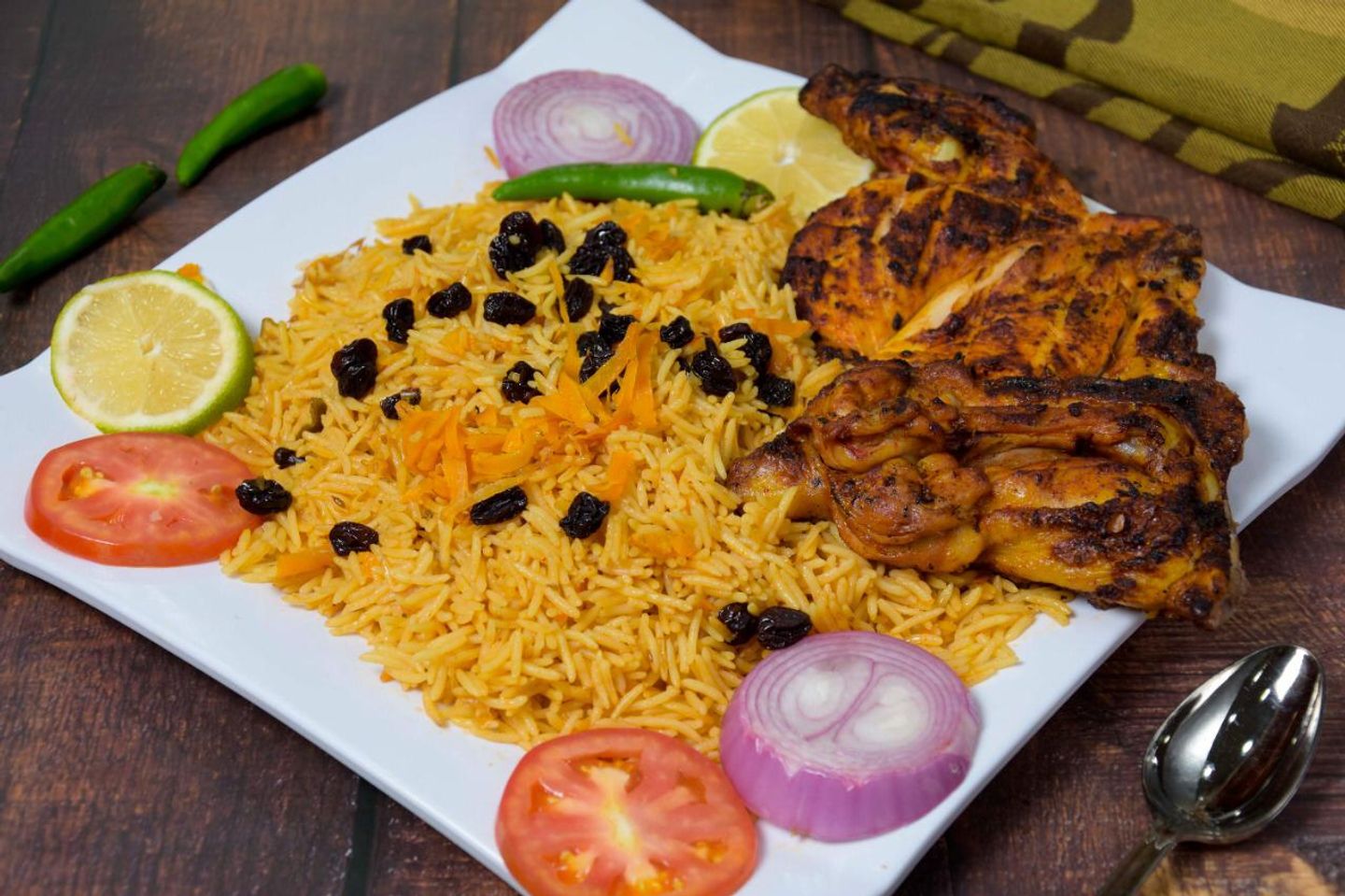دجاج عالفحم مع الرز - نص دجاجة