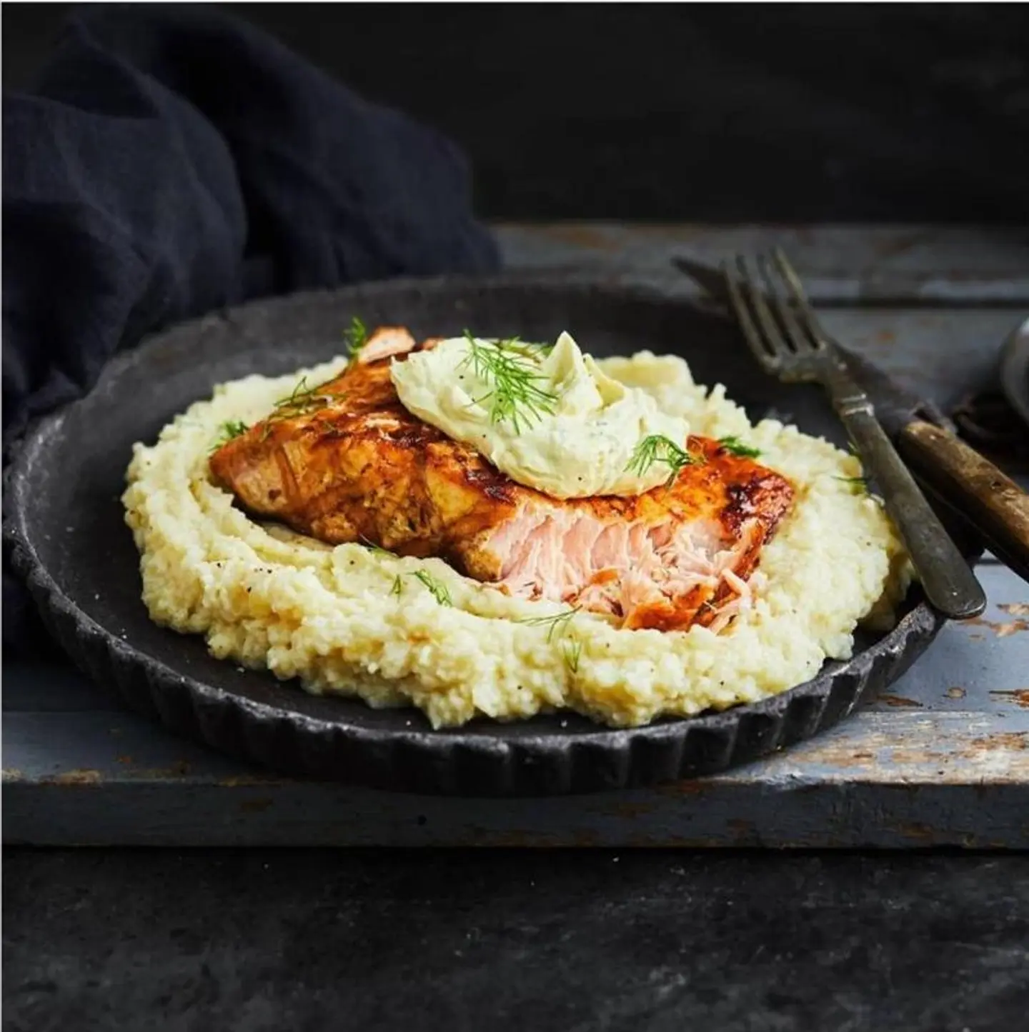 Grilled Salmon With Lemon Cream - 100 Gram