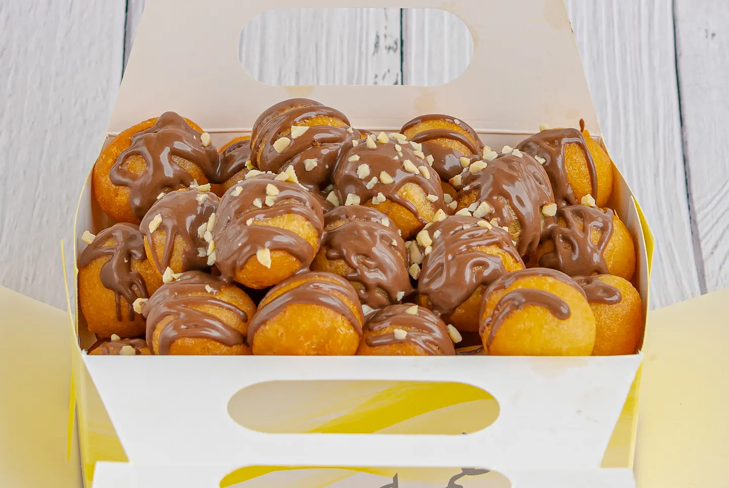 لقيمات بالشوكولاتة  - صغير