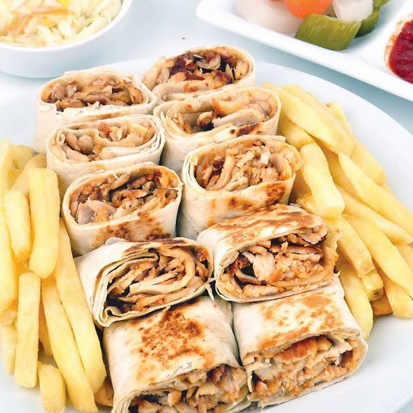 صحن عربي وسط  - مع جبن