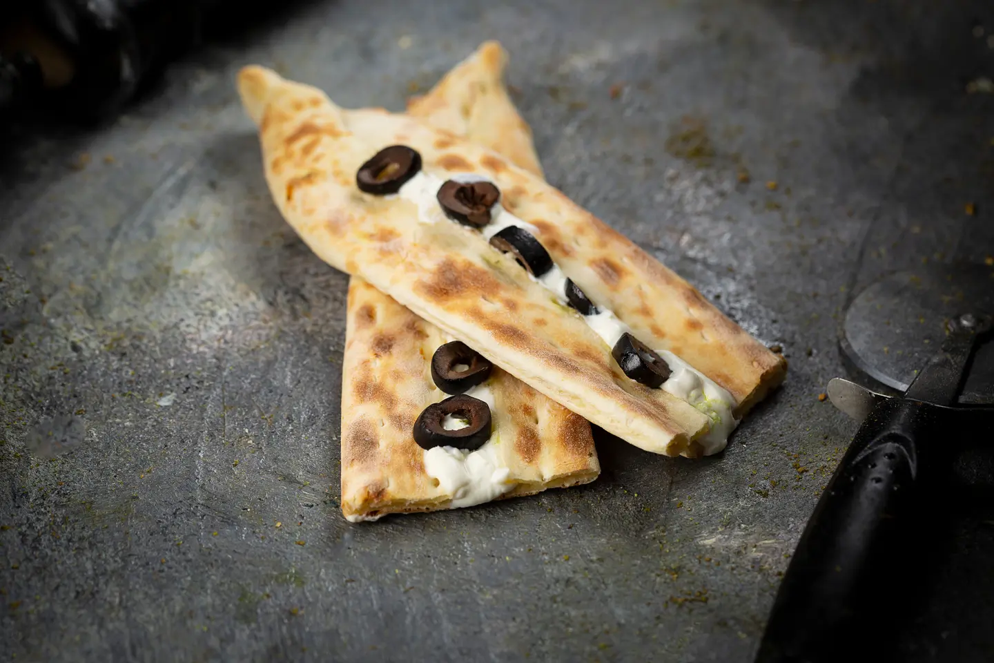 فطائر لبنة بالزيتون - صغير