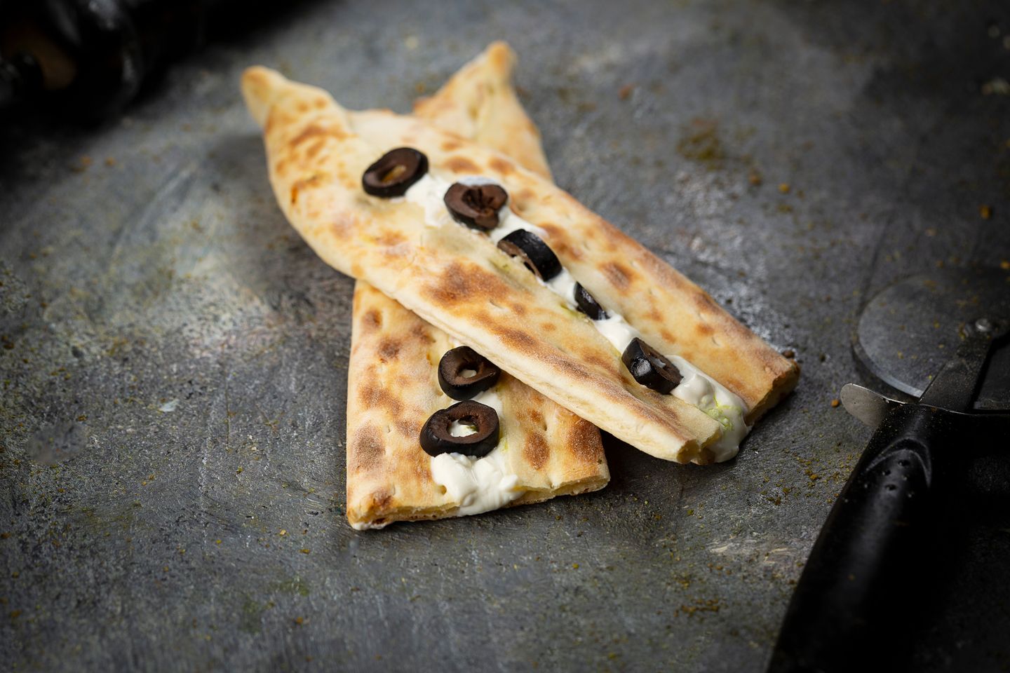 فطائر لبنة بالزيتون - صغير