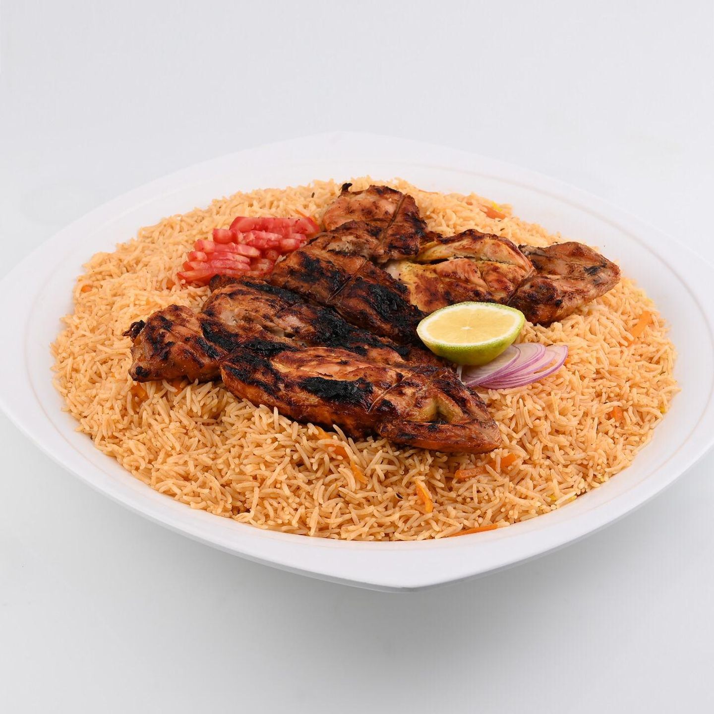 دجاج الفحم مع  رز بخاري احمر  - نص حبة دجاج