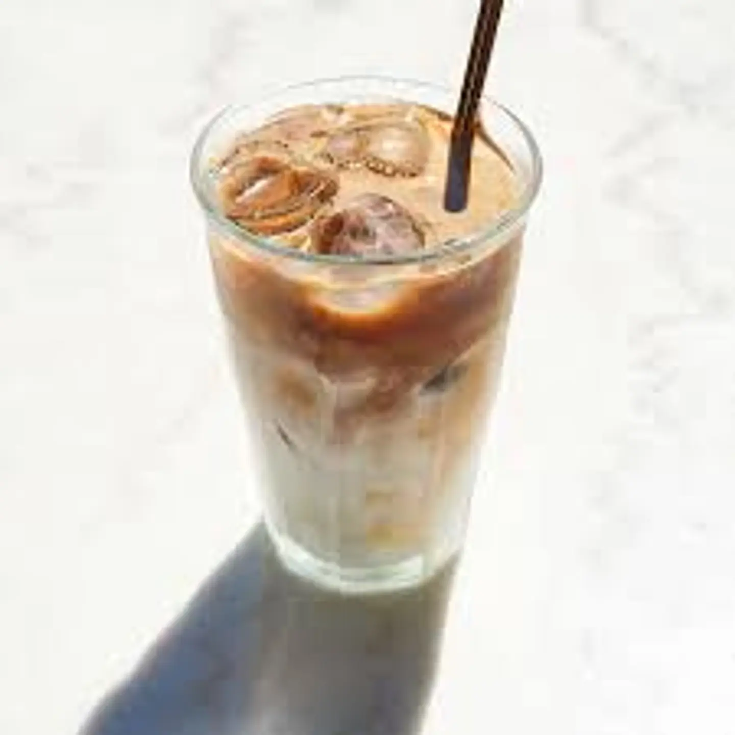 آيس لاتيه بندق - وسط