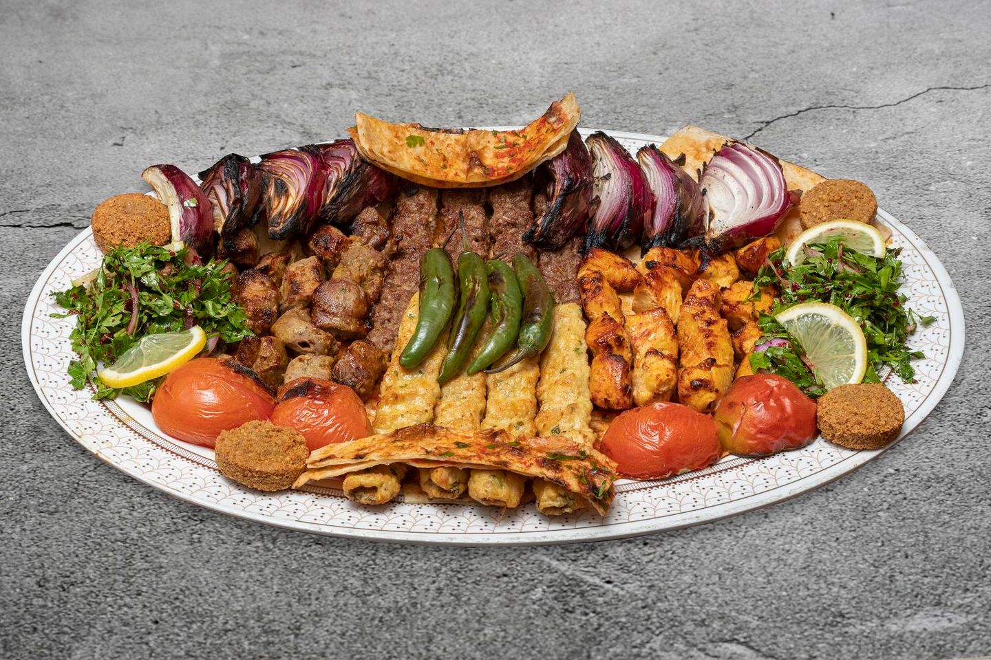 عرض المشويات الكبير - مشكل مشويات ( 28  سيخ  )